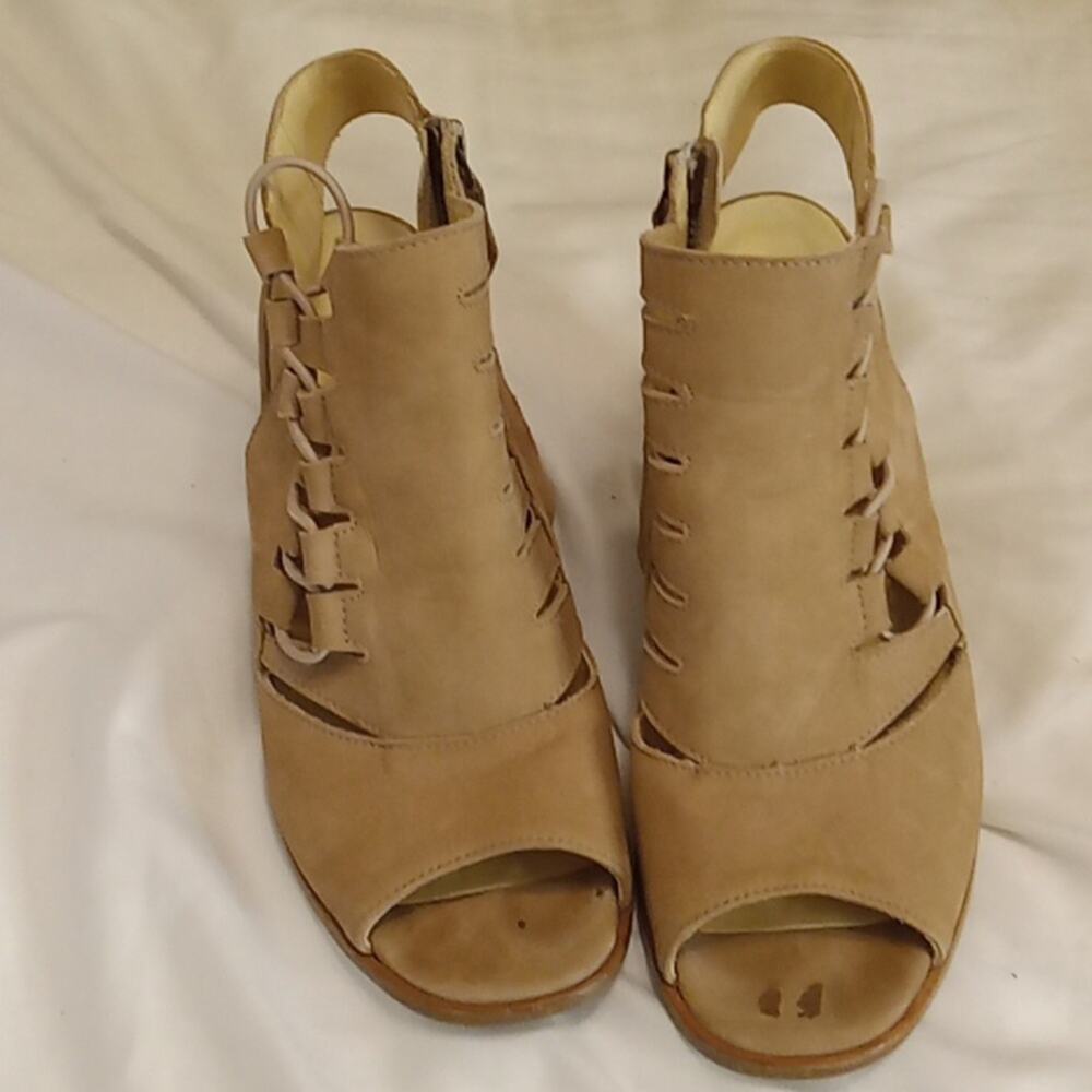 PAUL GREEN Women's Size 5.5 Sabrina Peep-Toe Booties Sandal. Boho, Casual,Comfy